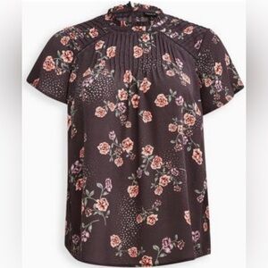 🩶 Torrid 6X Grey Floral Top